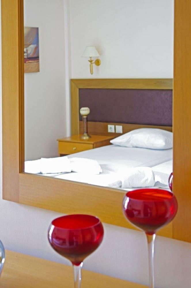 Regina Mare Hotel Kateríni Ngoại thất bức ảnh