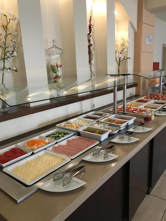 Regina Mare Hotel Kateríni Ngoại thất bức ảnh